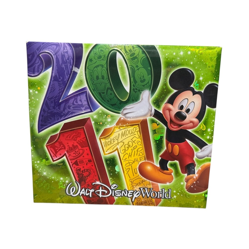 2011 Disney World Parks 8" Scrapbook Album Kit, New